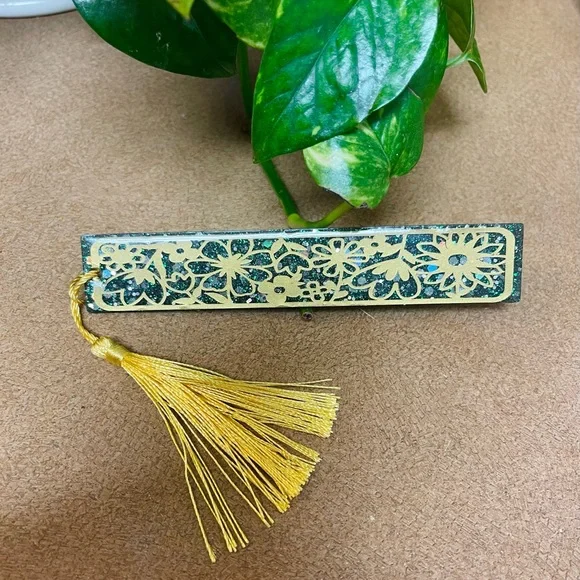 Bookmark Resin Vinyl design New - Picture 2 of 5